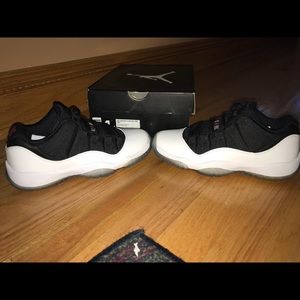 Air Jordan 11 Retro Low SIZE 4Y